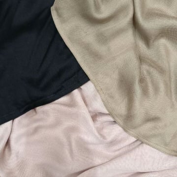 Raii Viscose Shawl dari Seventeen, rekomendasi pashmina viscose yang ada di TikTok Shop (TikTok Shop/Seventeen Store15)