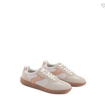 Rekomendasi sepatu kets wanita terbaik yang nyaman, modis, dan cocok untuk aktivitas sehari-hari (Website/Planet Sport Asia)
