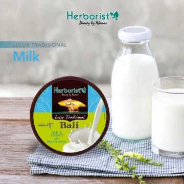 Herborist Lulur Tradisional Bali Milk, rekomendasi scrub badan yang bagus (Shopee)