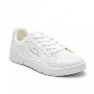 Rekomendasi sneakers wanita paling top di Zalora (Zalora)