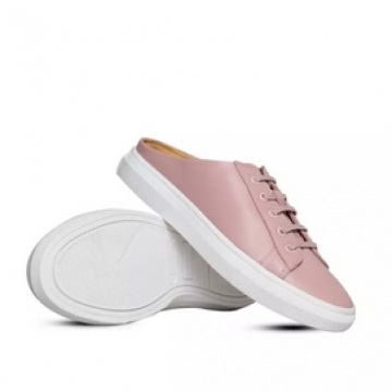 Rekomendasi sneakers wanita paling top di Zalora (Zalora)