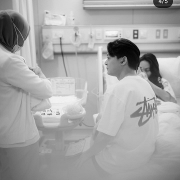 Momen Haru: DJ Bravy Gantikan Posisi Ayah di Persalinan Erika Carlina (Instagram)
