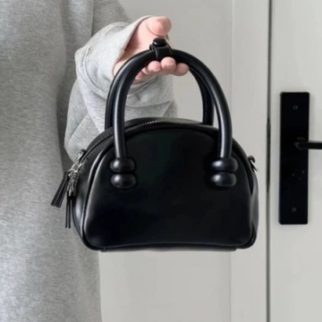 Tas wanita dengan model classy yang viral di X (Dok. Shopee)