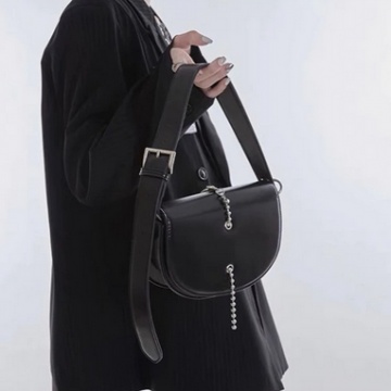 Tas wanita dengan model classy yang viral di X (Dok. Shopee)
