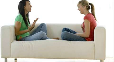 4 Dampak Buruk Jika Kamu Curhat ke Orang yang Salah