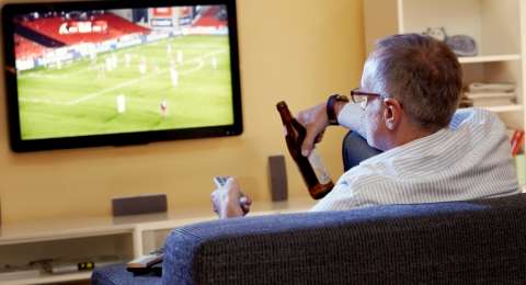 Begadang Nonton Piala Dunia, Berakhir Meregang Nyawa: Istri Bunuh Suami karena Berisik Malam-malam