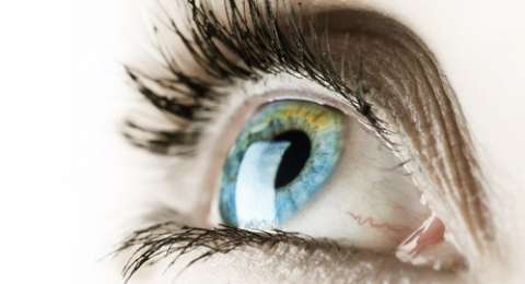 Amuba Memangsa Bola Mata Mahasiswi Ini