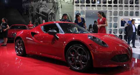 Alfa Romeo 4C >> Alfa Romeo 4c Sudah Bisa Dipesan Di Iims Dihargai Rp2 Miliar Alfa Romeo 4C >> Alfa Romeo 4c Sudah Bisa Dipesan Di Iims Dihargai Rp2 Miliar