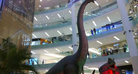 Wih Ada Dinosaurus Di Gandaria City