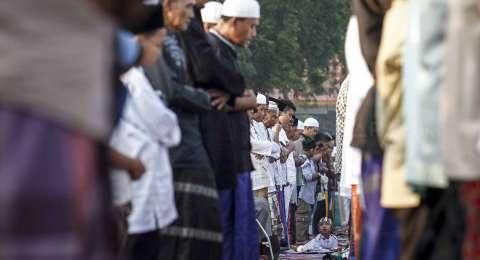 Tata Cara Sholat Idul Fitri Beserta Niat Dan Hukumnya