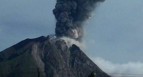 Sketsa Gambar Bencana Alam Gunung Meletus - Contoh Sketsa Gambar