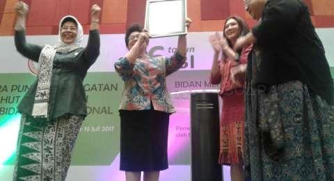 Rayakan HUT ke-66 Ikatan Bidan Indonesia Pecahkan Rekor MURI