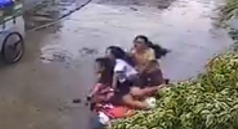 58 Gambar Anak Kecil Jatuh Dari Sepeda Terbaru