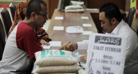 Mau Bayar Zakat Fitrah Ini Doa Lengkap Saat Membayarnya