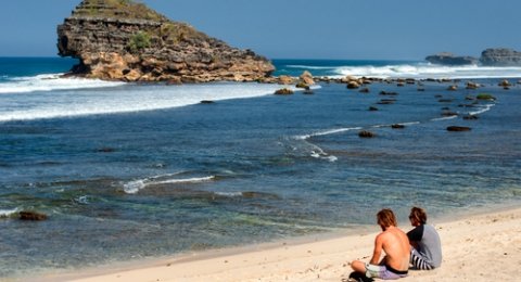 Deretan Foto Pantai Yang Ada Di Film Kulari Ke Pantai Eksotis