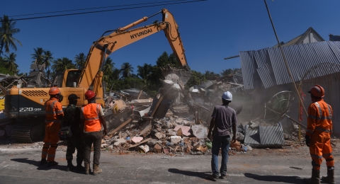 Kumpulan Berita Gempa Jakarta Daftar 3 Gempa Besar Jakarta Tewaskan Puluhan Orang Ribuan Orang Luka Bangunan Hancur
