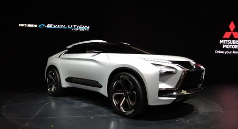 Mobil konsep Mitsubishi e-Evolution Concept dipamerkan di GIIAS 2018 yang digelar di Serpong, Banten pada 2 - 10 Agustus 2018. [Suara.com/Manuel Jeghesta Nainggolan]