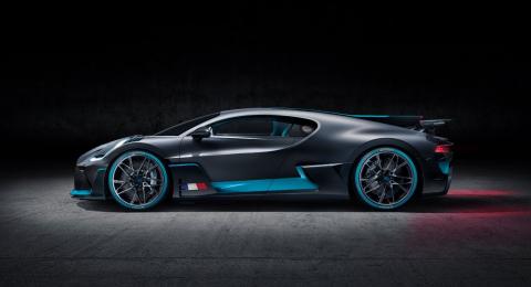 Bugatti Divo diperkenalkan di California, Amerika Serikat pada Jumat (24/8). [Facebook/Bugatti]