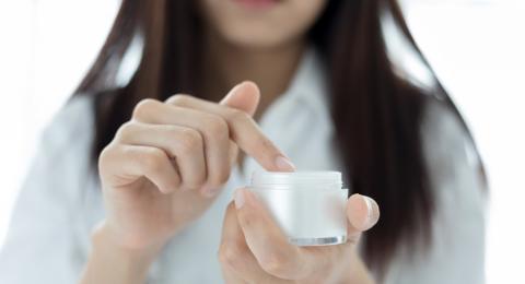 Kenali 4 Tanda Anda Harus Hentikan Pemakaian Skincare Kenali 4 Tanda Anda Harus Hentikan Pemakaian Skincare