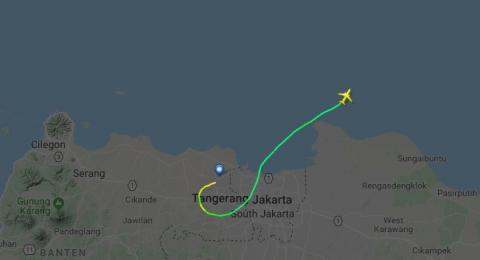 Perjalanan Lyon Air JT 610 yang direkam Flightradar JT 610 pada Senin (29/10). [Suara.com/Flightradar24]