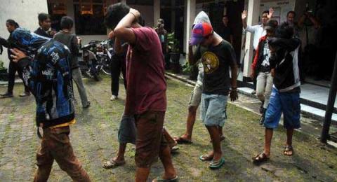 Biar Tak Lagi Mengemis Dinsos Kendari Larang Anak Anak Jalanan Diberi Uang Biar Tak Lagi Mengemis Dinsos Kendari Larang Anak Anak Jalanan Diberi Uang