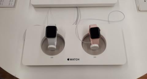 Apple Watch 4 Series diluncurkan di Jakarta, Jumat (14/12). [Suara.com/Lintang Siltya Utami]