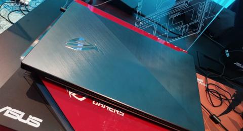 Laptop gaming Asus ROG G703GX diluncurkan di Jakarta, Selasa (30/1). [Suara.com/Tivan Rahmat]