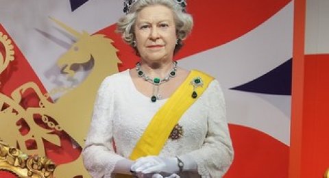 Rahasia Di Balik Desain Sepatu Ratu Elizabeth Saat Penobatan 67 Tahun Lalu