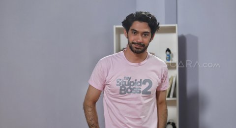 Pernah Jadi Pelayan Reza Rahadian Kerja Keras Sejak Umur 15 Tahun Pernah Jadi Pelayan Reza Rahadian Kerja Keras Sejak Umur 15 Tahun