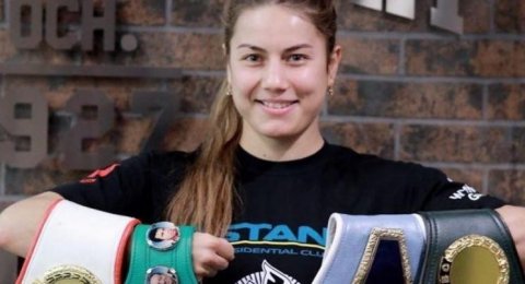 Petinju Cantik Tolak Foto Bugil Di Majalah Pria Dewasa