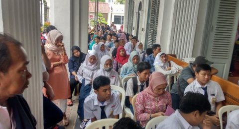Antrean Pendaftaran Ppdb 2019 Di Smk Negari 1 Jakarta Mengular Dari Pagi