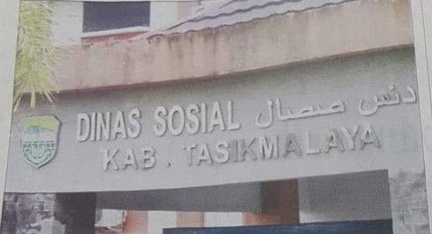 Sekakmat Putri Gus Mus Balas Nyinyiran Warganet Soal Tulisan Arab Dinsos