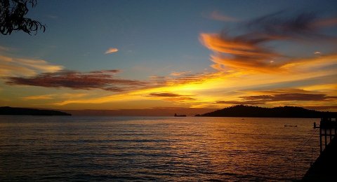 Asyik Menikmati Sunset Di Pantai Pria Ini Mengaku Lihat Ufo