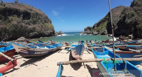 Dua Bulan Tak Melaut Akibat Gelombang Tinggi Nelayan Gunung