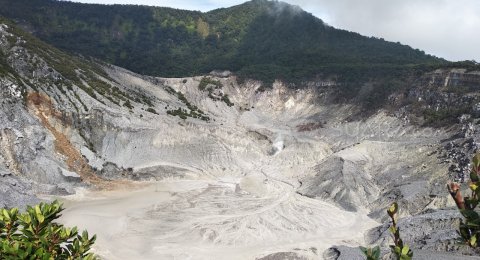 Download 620 Koleksi Gambar Gunung Takuban Perahu Paling Bagus Gratis