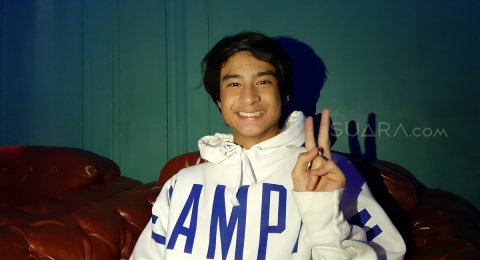 Devano Danendra Luncurkan Album Perdana Di Hari Valentine Devano danendra dan aisyah aqilah azhar single : devano danendra luncurkan album perdana