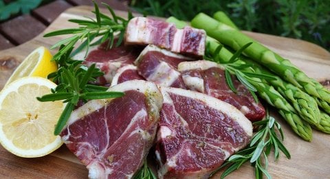 3 cara menghilangkan bau prengus daging kambing