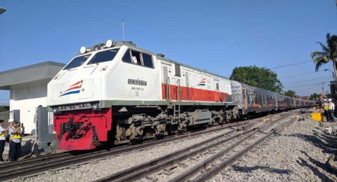 Jembatan Di Brebes Putus Perjalanan Kereta Api Ke Yogyakarta Terganggu