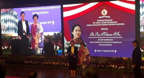 Image result for Acara Penganugerahan Pin Tanda Alumni Kehormatan Lembaga Ketahanan Nasional