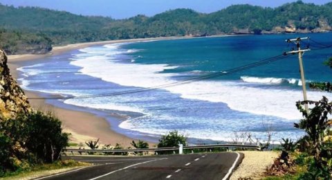 Serasa Di Australia Indahnya Berkendara Di Pesisir Pantai