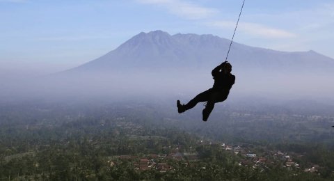 Hobi Wisata Ekstrem Yuk Uji Nyali Sambil Liburan Ke Gunung Katu