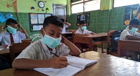 Kebakaran TPA di Solo Tak Juga Padam, Sekolah Wajibkan Siswa Pakai ...