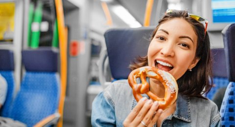 7 Hal Yang Perlu Diperhatikan Sebelum Makan Di Dalam Transportasi Umum 7 Hal Yang Perlu Diperhatikan Sebelum Makan Di Dalam Transportasi Umum