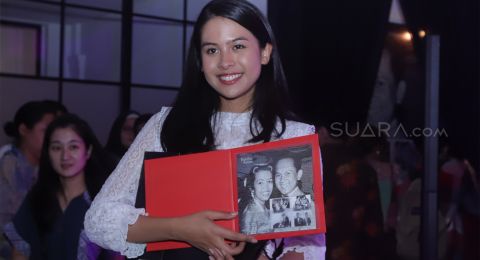 Nggak Repot Mix And Match 4 Artis Ini Cantik Meski Bergaya Kasual Nggak Repot Mix And Match 4 Artis Ini Cantik Meski Bergaya Kasual