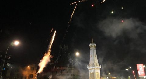 Wisata Malam Jogja Mulai Dari Kerlip Lampu Kota Hingga Spot Favorit Suara Jogja<script async src=