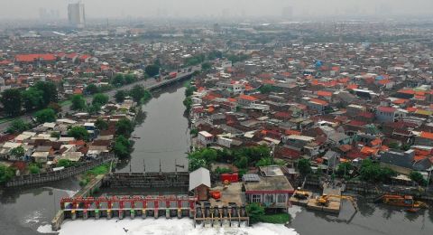 Hasil gambar untuk surabaya banjir 2020 pemkot