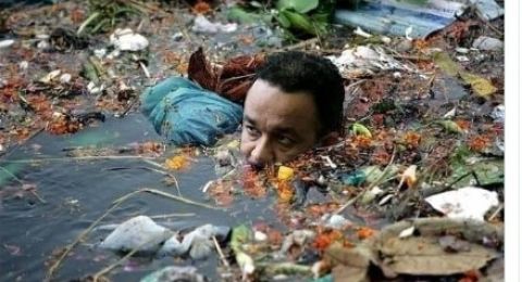 Heboh Foto Anies Berendam di Air Sampah, Rektor UIC Pasang Badan Siap Bela