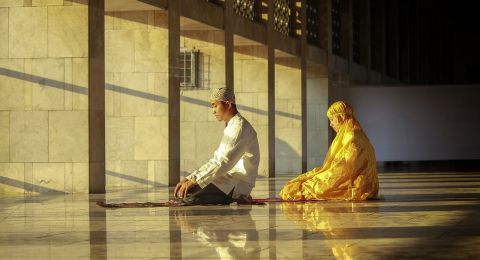 Bacaan Tasyahud Awal Dan Akhir Sesuai Tuntunan Rasulullah