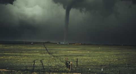 Arti Mimpi Angin Puting Beliung Benarkah Akan Mendapat Berkah