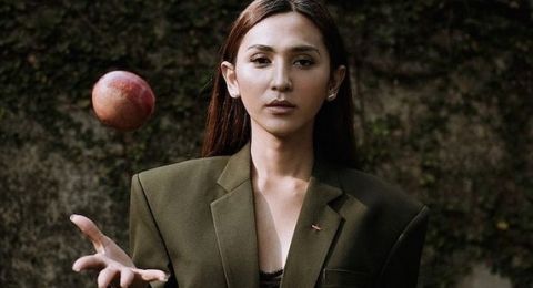 Deretan Artis Indonesia Yang Pindah Agama Kristen Deretan Artis Indonesia Yang Pindah Agama Kristen